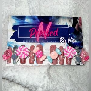 Kawaii press on Nails